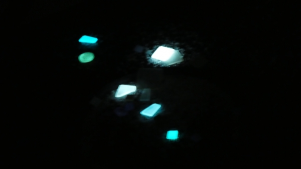 Thermolumineszenz b