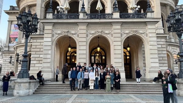 C4DD1E95 BFB6 4AE1 8763 A24F08C51066 4 5005 c